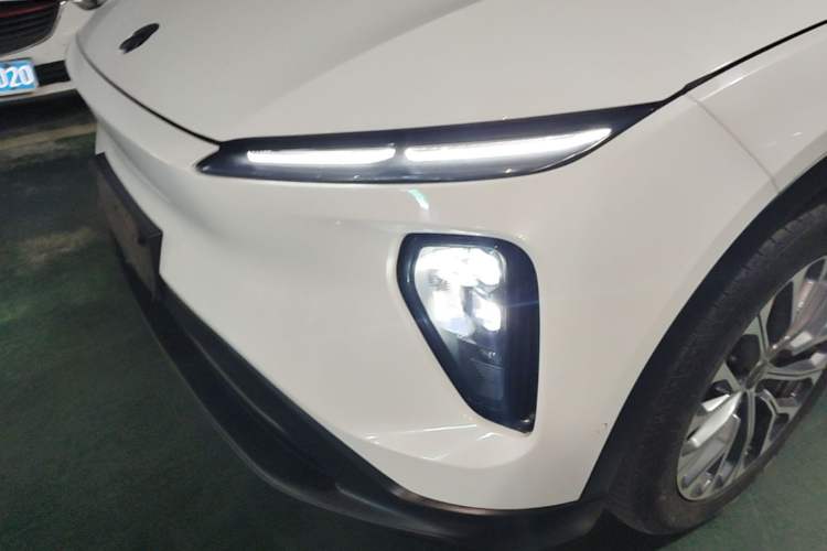 Used Nio ES6 2023 75 kWh Left Front Headlight