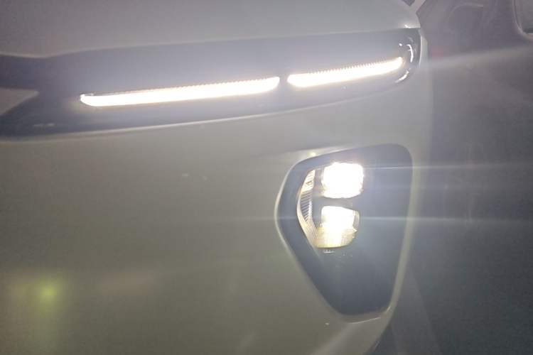 Used Nio ES6 2023 75 kWh Left Front Headlight