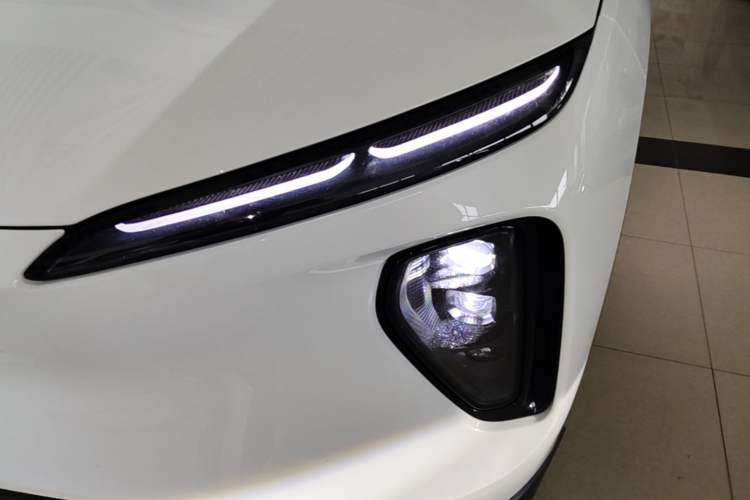 Used Nio ES6 2023 75 kWh Left Front Headlight