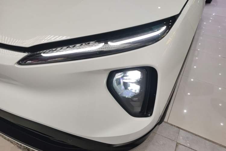 Used Nio ES6 2023 75 kWh Left Front Headlight