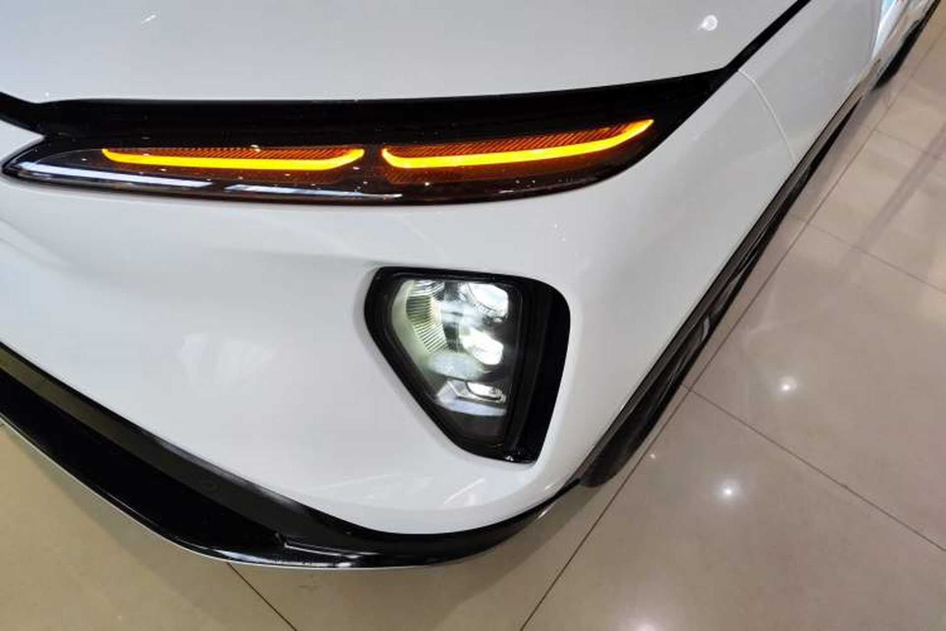 Used Nio ES6 2023 75 kWh Left Front Headlight
