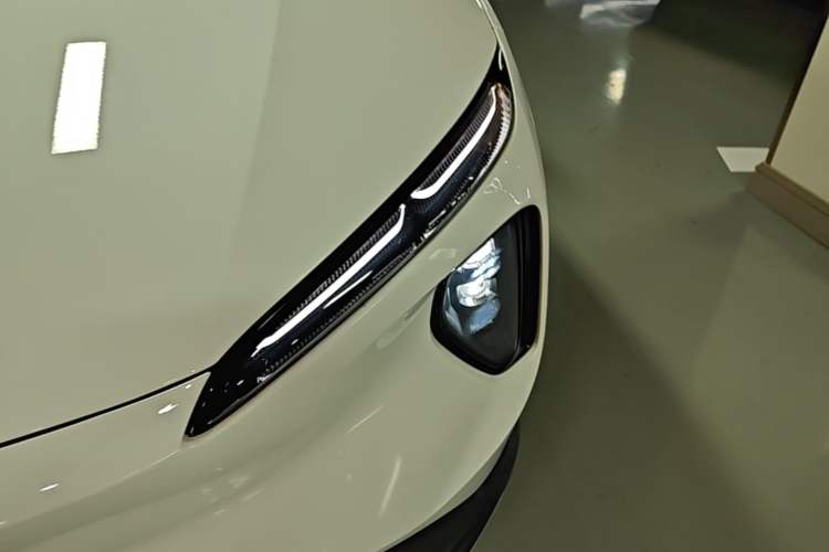 Used Nio ES6 2023 75 kWh Left Front Headlight