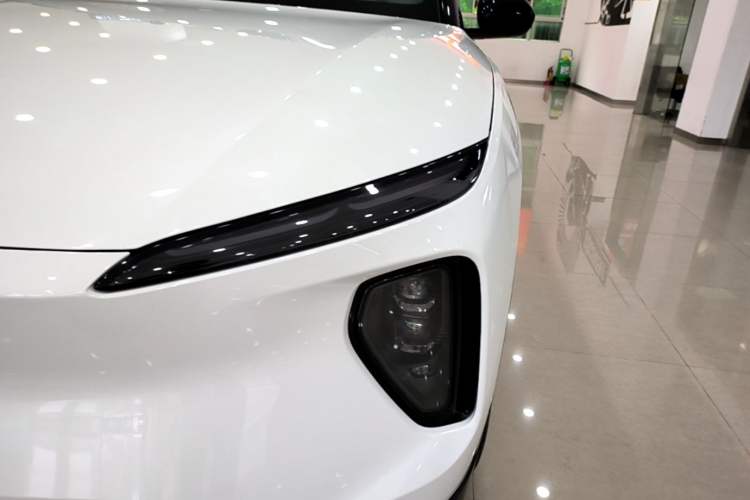 Used Nio ES6 2023 75 kWh Left Front Headlight