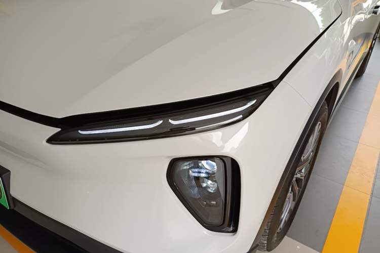 Used Nio ES6 2023 75 kWh Left Front Headlight