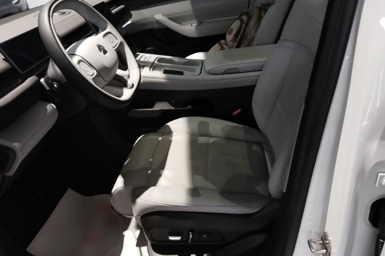 Used Nio ES6 2023 75 kWh Left Front Seat