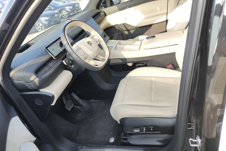Used Nio ES6 2023 75 kWh Left Front Seat