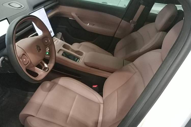 Used Nio ES6 2023 75 kWh Left Front Seat