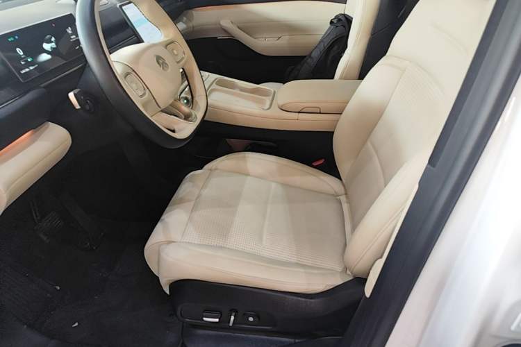 Used Nio ES6 2023 75 kWh Left Front Seat