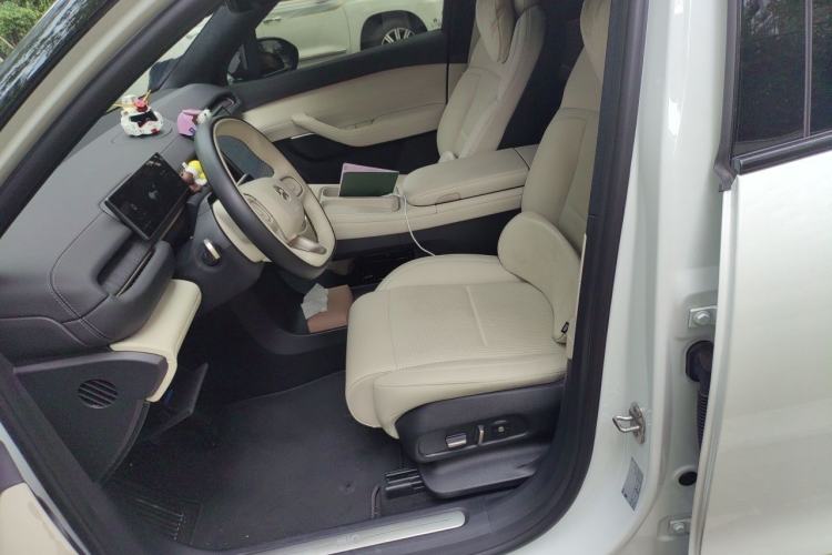Used Nio ES6 2023 75 kWh Left Front Seat