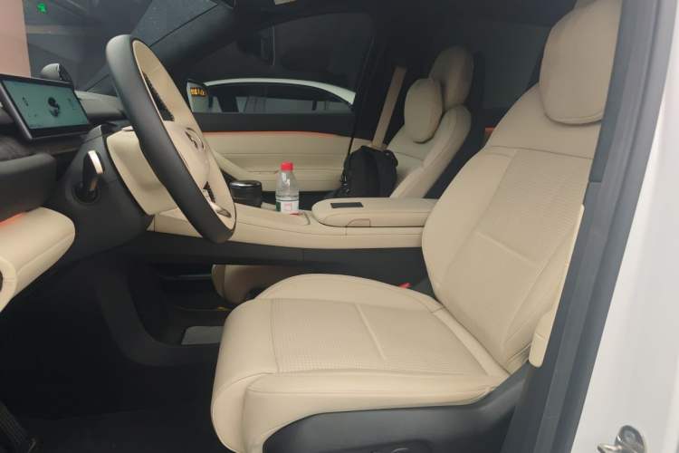 Used Nio ES6 2023 75 kWh Left Front Seat