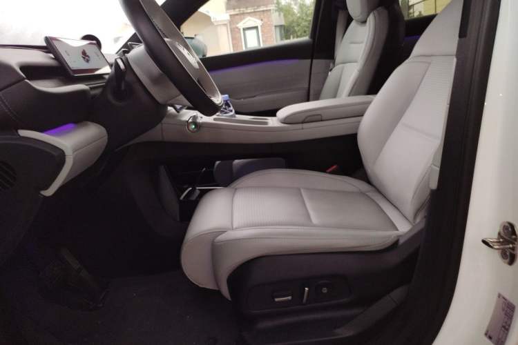 Used Nio ES6 2023 75 kWh Left Front Seat
