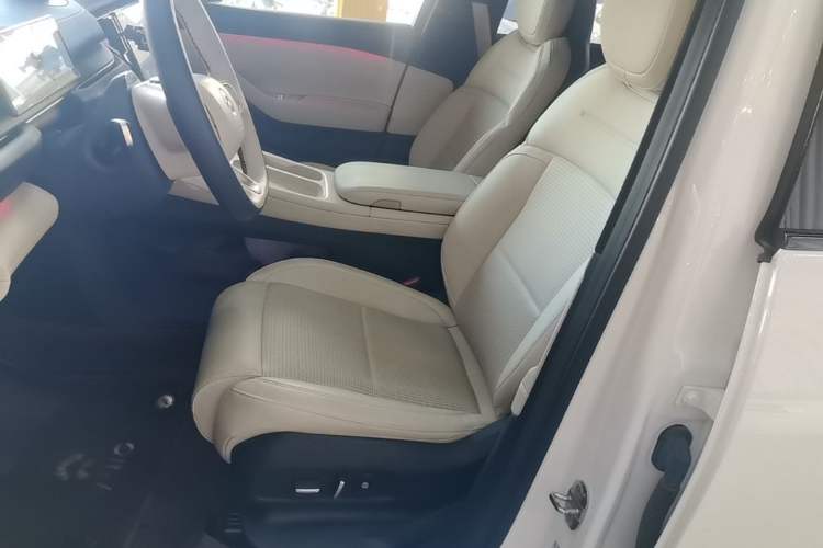 Used Nio ES6 2023 75 kWh Left Front Seat