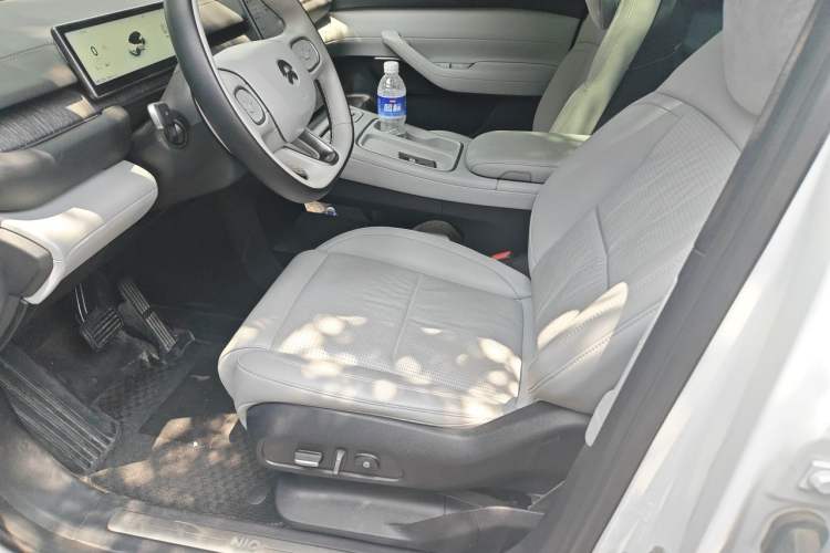 Used Nio ES6 2023 75 kWh Left Front Seat