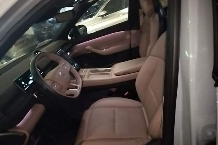 Used Nio ES6 2023 75 kWh Left Front Seat