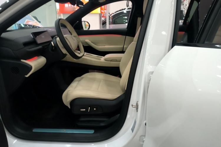 Used Nio ES6 2023 75 kWh Left Front Seat