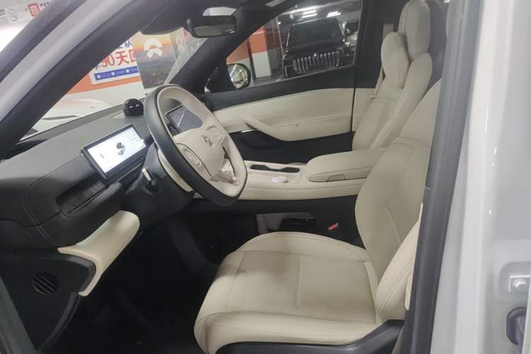 Used Nio ES6 2023 75 kWh Left Front Seat