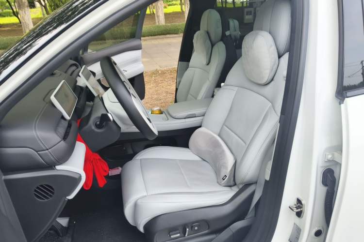 Used Nio ES6 2023 75 kWh Left Front Seat