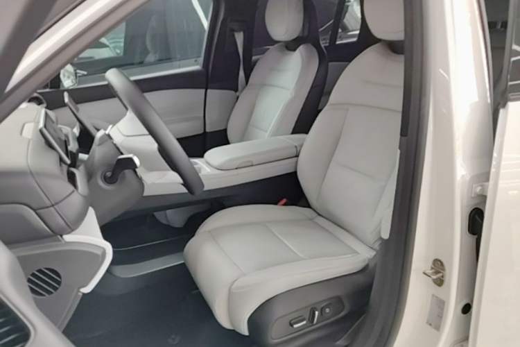 Used Nio ES6 2023 75 kWh Left Front Seat