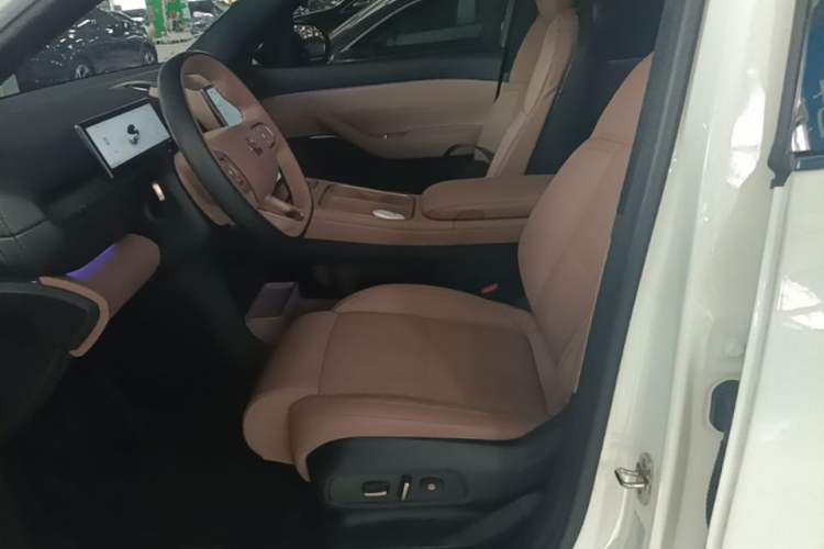 Used Nio ES6 2023 75 kWh Left Front Seat