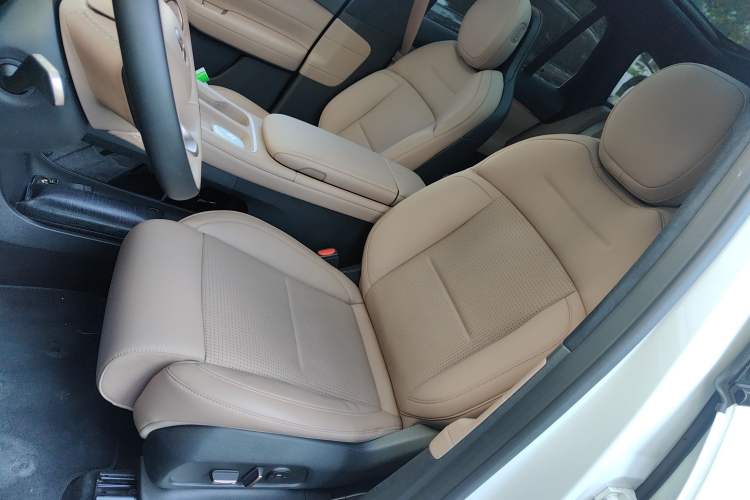 Used Nio ES6 2023 75 kWh Left Front Seat