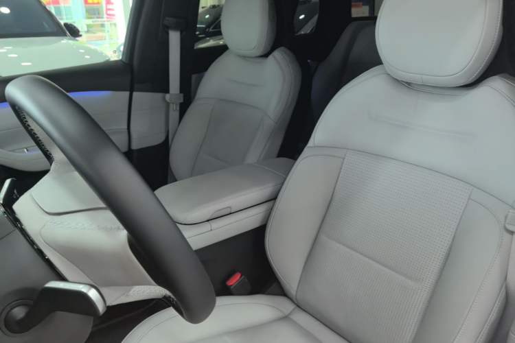 Used Nio ES6 2023 75 kWh Left Front Seat