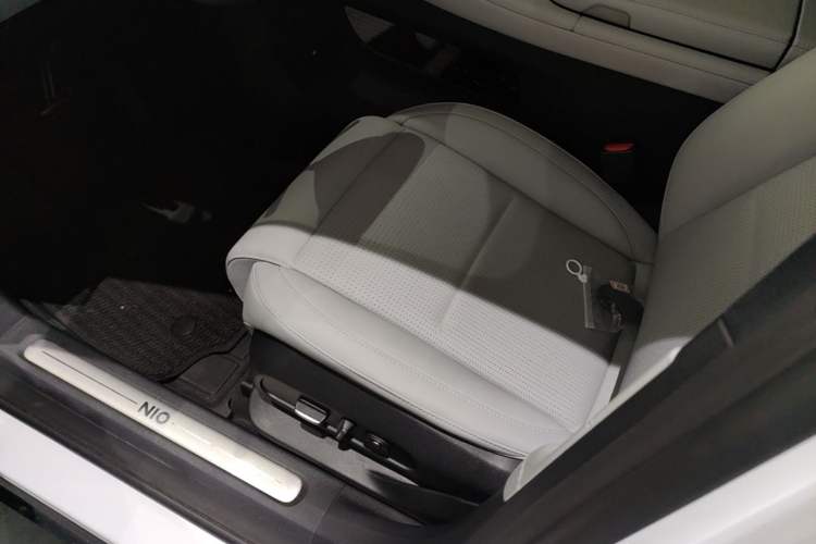 Used Nio ES6 2023 75 kWh Left Front Seat
