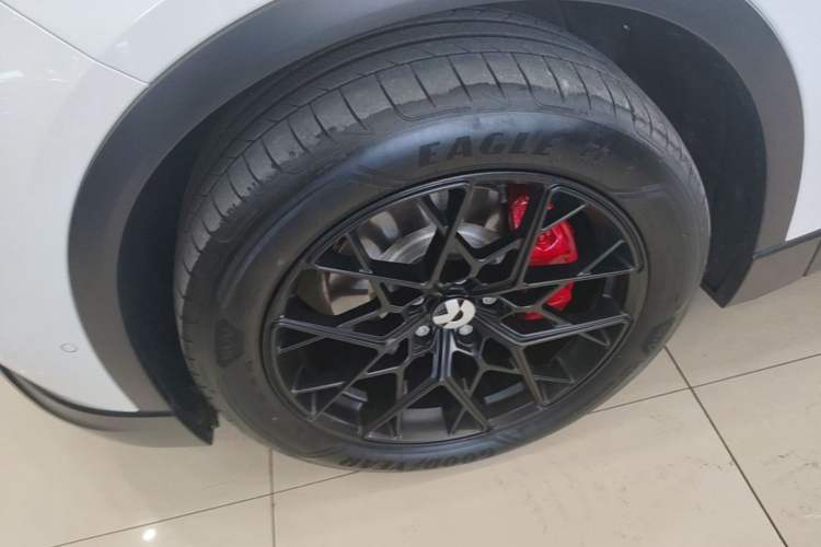 Used Nio ES6 2023 75 kWh Left Front Wheel Hub