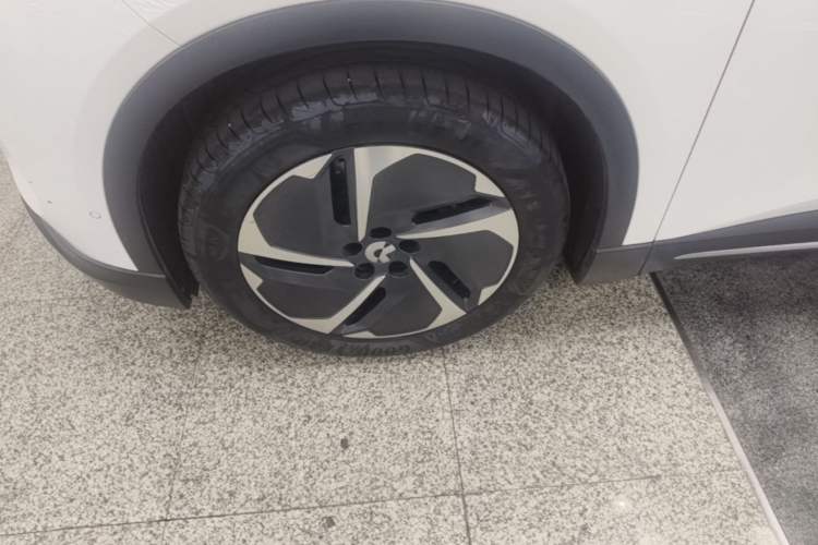 Used Nio ES6 2023 75 kWh Left Front Wheel Hub
