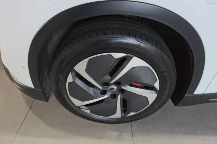 Used Nio ES6 2023 75 kWh Left Front Wheel Hub
