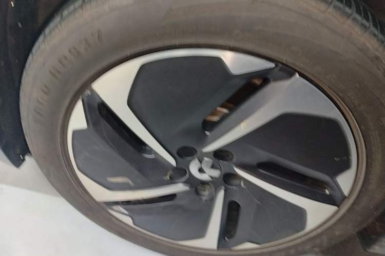 Used Nio ES6 2023 75 kWh Left Front Wheel Hub