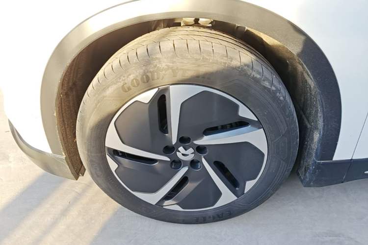 Used Nio ES6 2023 75 kWh Left Front Wheel Hub