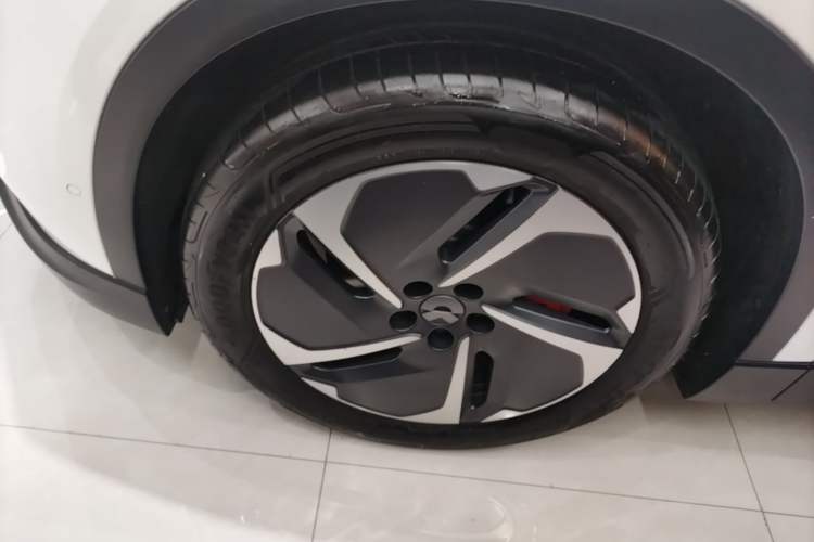 Used Nio ES6 2023 75 kWh Left Front Wheel Hub