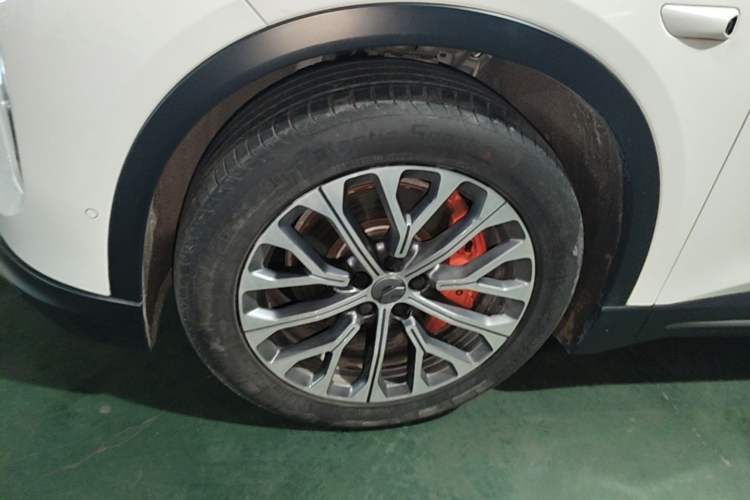 Used Nio ES6 2023 75 kWh Left Front Wheel Hub