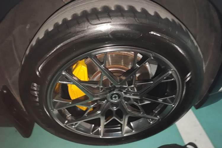 Used Nio ES6 2023 75 kWh Left Front Wheel Hub