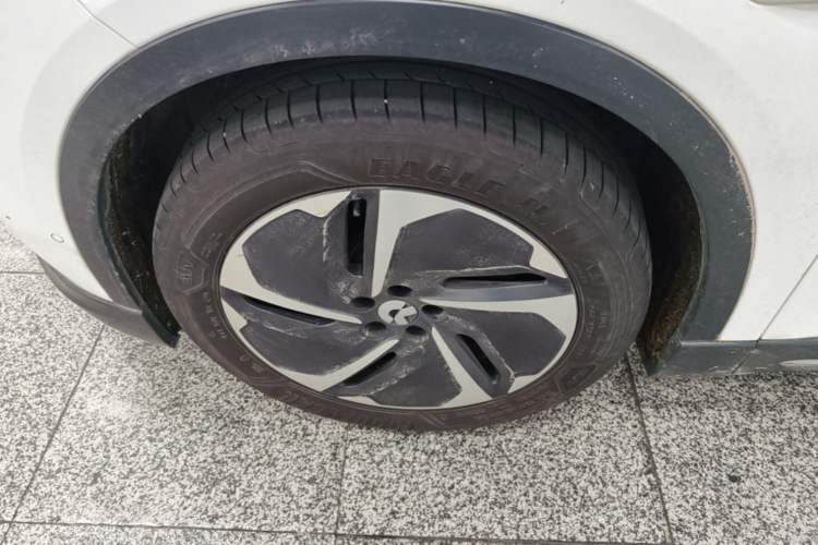 Used Nio ES6 2023 75 kWh Left Front Wheel Hub