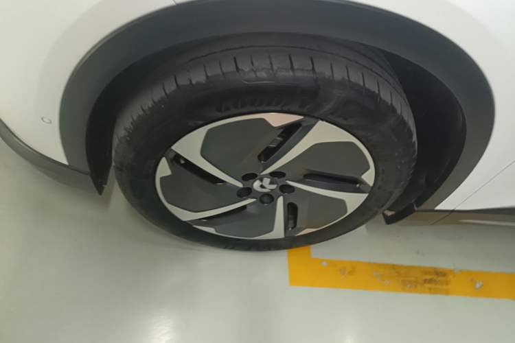 Used Nio ES6 2023 75 kWh Left Front Wheel Hub