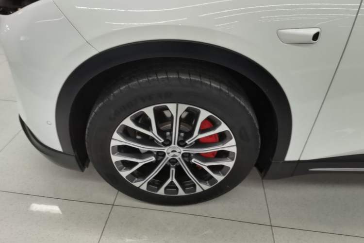 Used Nio ES6 2023 75 kWh Left Front Wheel Hub