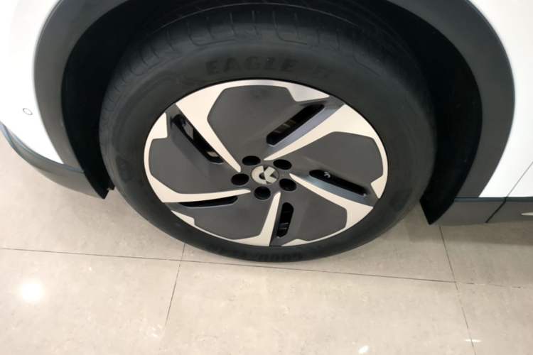Used Nio ES6 2023 75 kWh Left Front Wheel Hub