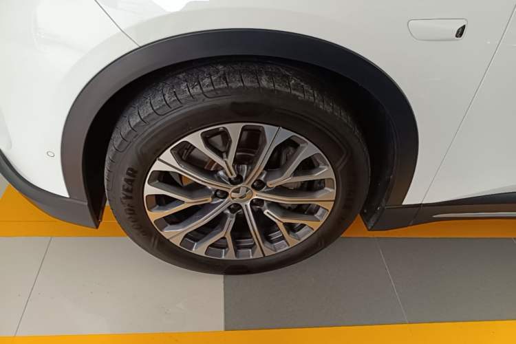 Used Nio ES6 2023 75 kWh Left Front Wheel Hub