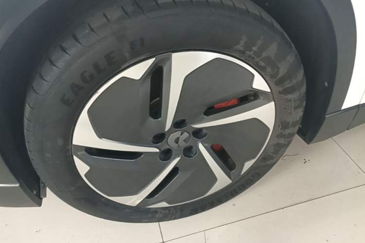 Used Nio ES6 2023 75 kWh Left Front Wheel Hub