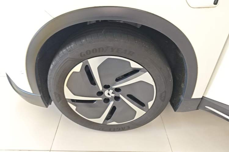Used Nio ES6 2023 75 kWh Left Front Wheel Hub