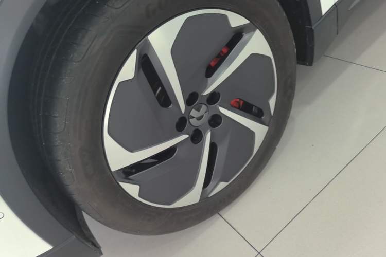 Used Nio ES6 2023 75 kWh Left Front Wheel Hub