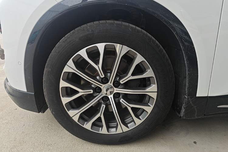 Used Nio ES6 2023 75 kWh Left Front Wheel Hub