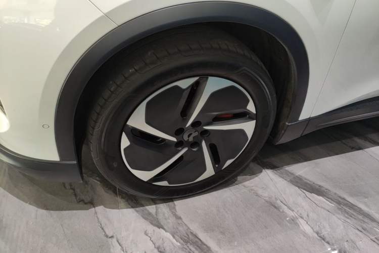 Used Nio ES6 2023 75 kWh Left Front Wheel Hub