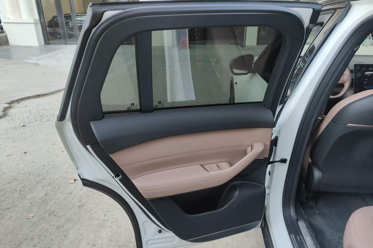 Used Nio ES6 2023 75 kWh Left Rear Door Interior