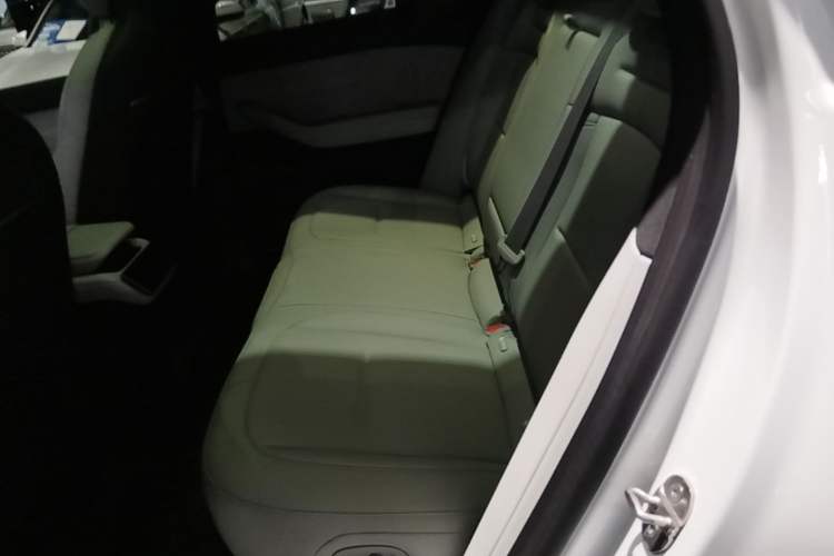 Used Nio ES6 2023 75 kWh Left Rear Seat