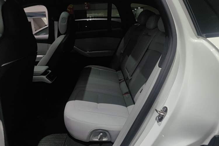 Used Nio ES6 2023 75 kWh Left Rear Seat