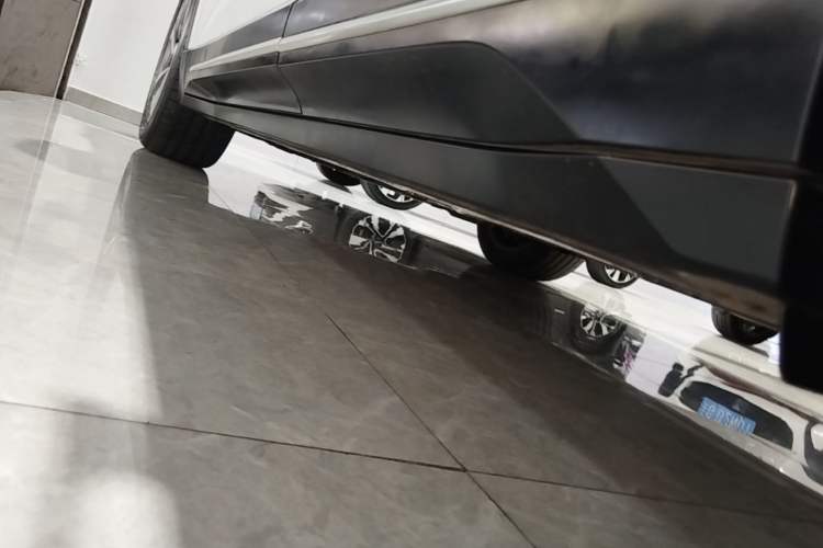 Used Nio ES6 2023 75 kWh Left Side Sill