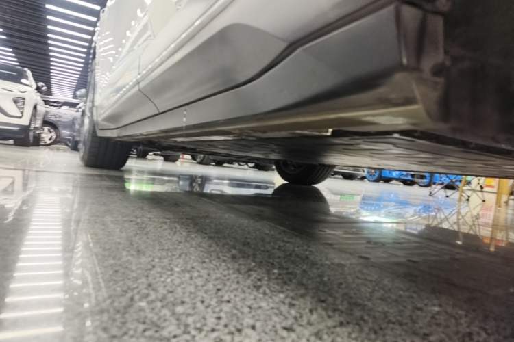 Used Nio ES6 2023 75 kWh Left Side Sill