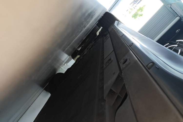 Used Nio ES6 2023 75 kWh Left Side Sill